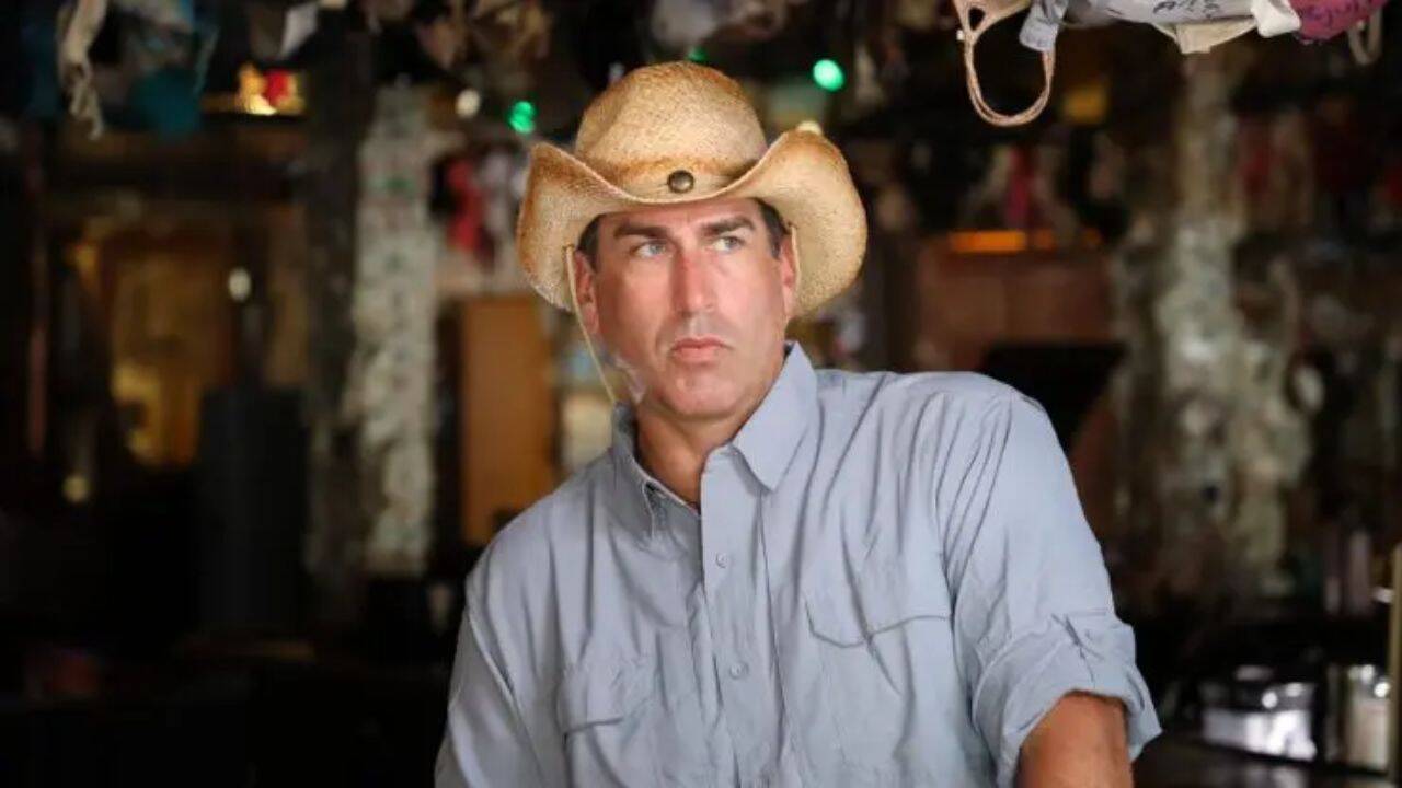 Actor Rob Riggle explores mysteries with archaeologists, from ...