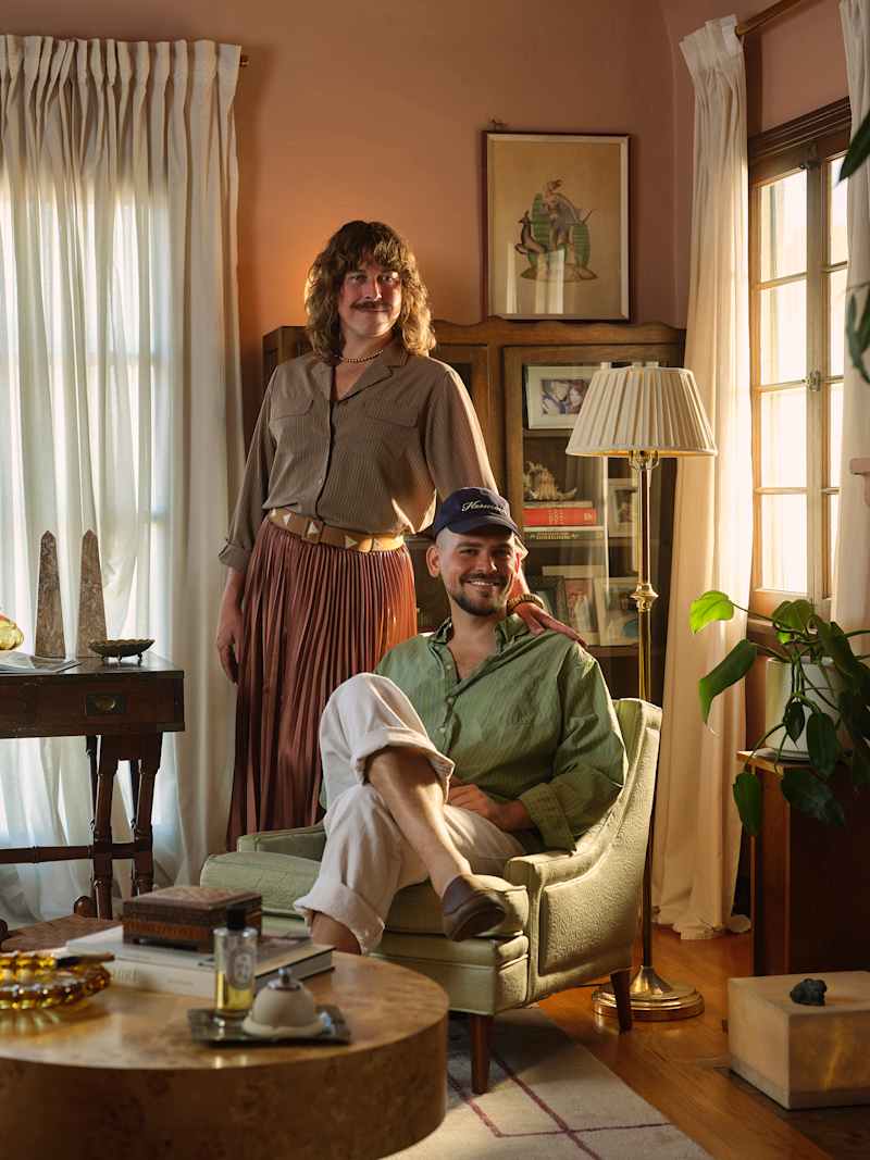 This stylist's 1930s rental is a master class in mixing vintage, color ...