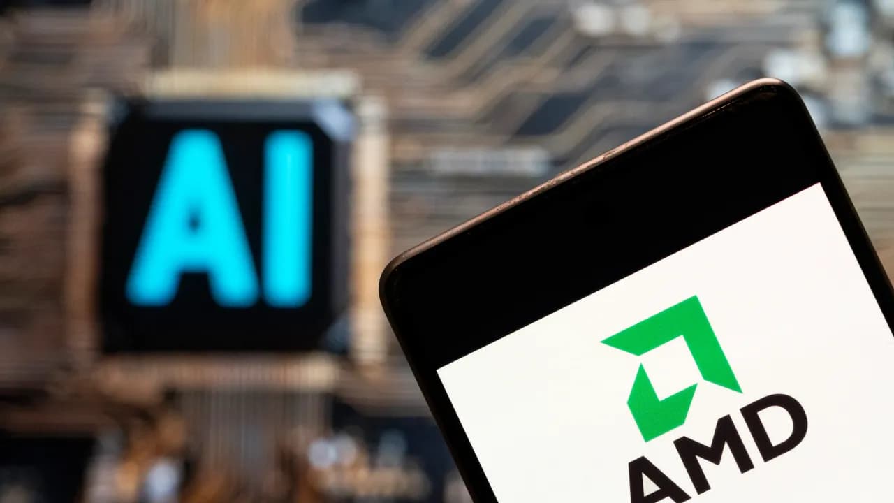 Why did AMD, WBD, MRNA stocks surge to 52-week highs today?