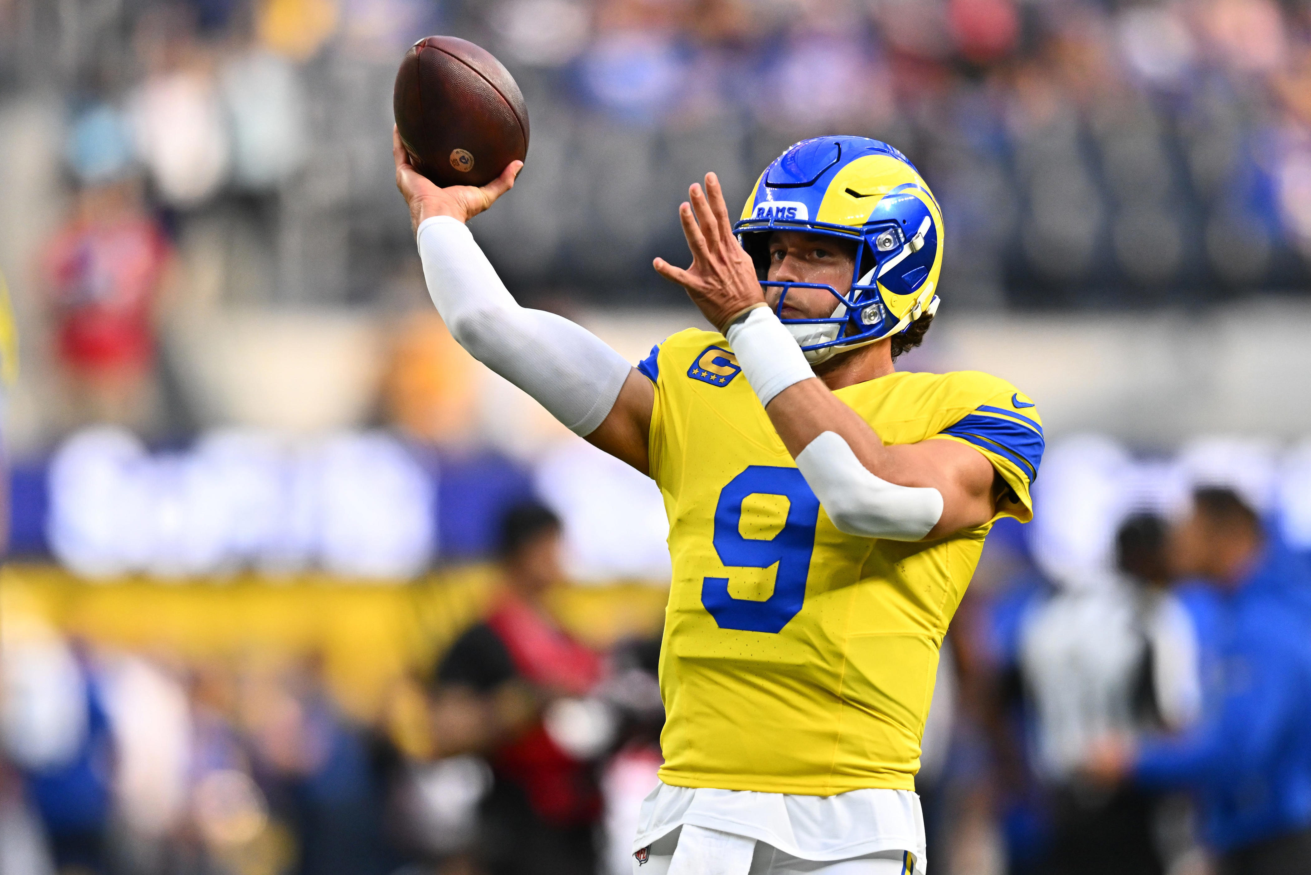 Matthew Stafford overtakes Rams legend for 2nd-most TD passes in team ...