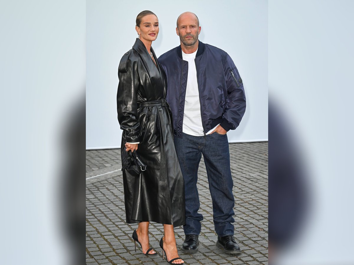 Rosie Huntington-Whiteley und Jason Statham glänzen bei Burberry