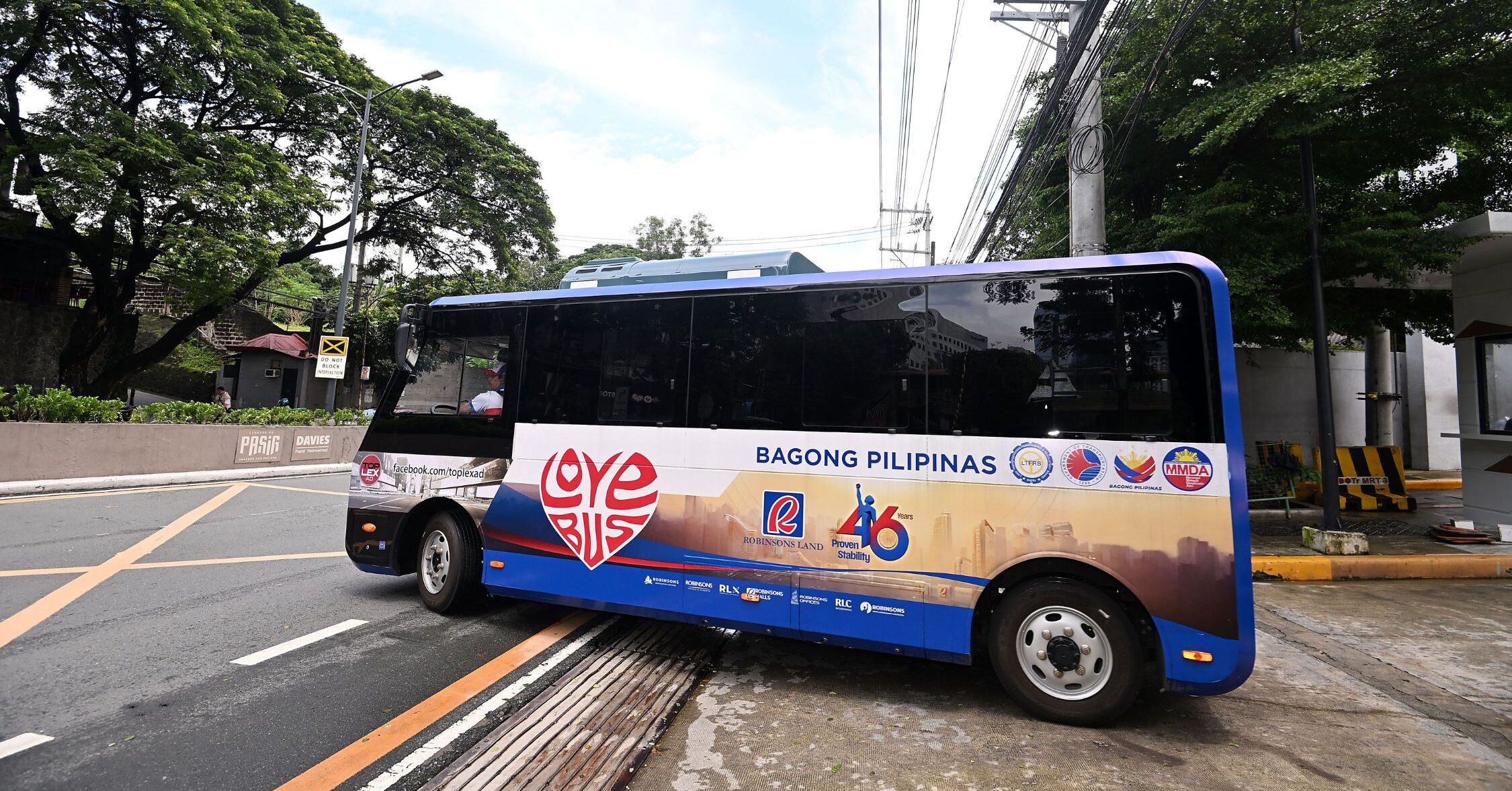 Robinsons Land makes everyday trips easier with the Love Bus