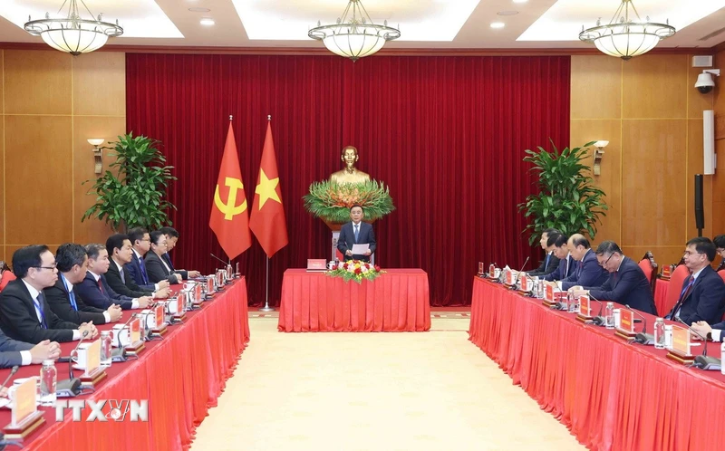 Thường trực Ban Bí thư Trần Cẩm Tú tiếp Đoàn cán bộ cấp cao Đảng Nhân dân Cách mạng Lào