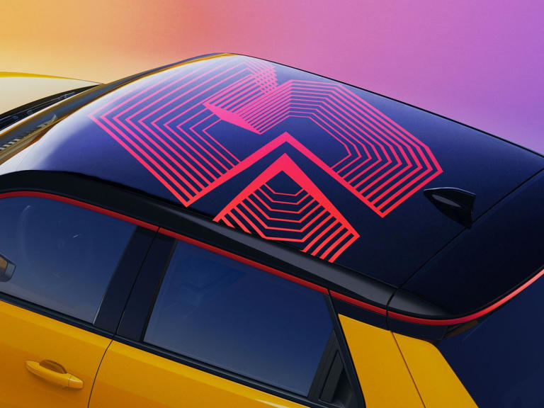 Renault 5 gets more range and tech – without a price rise
