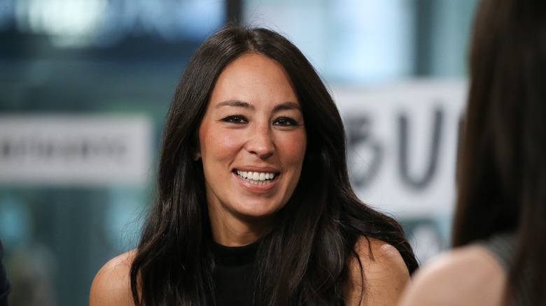 Skip ordinary painted accent walls: Joanna Gaines' gorgeous alternative
