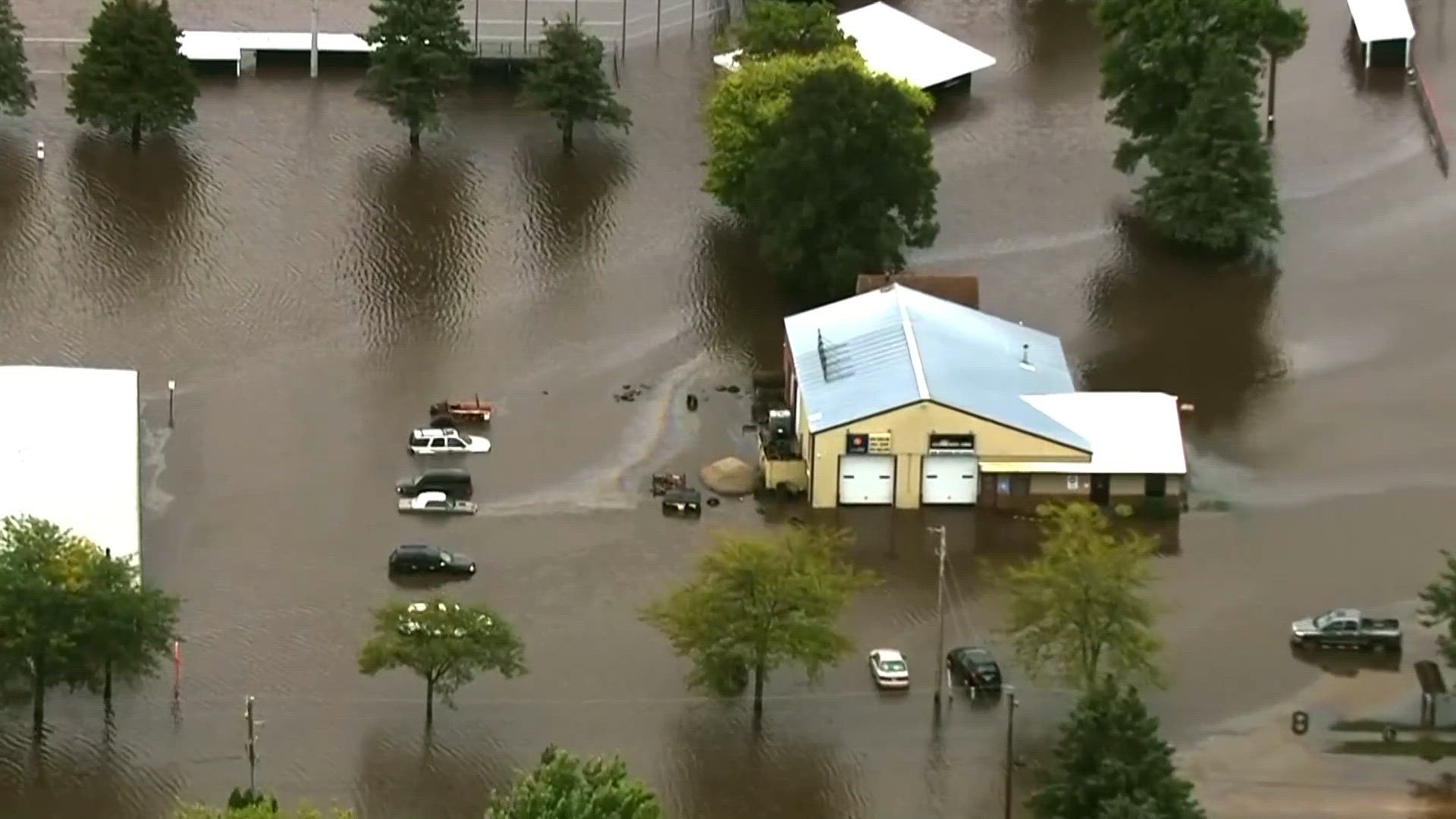 Midwest faces dangerous flooding as West Coast braces for powerful El ...