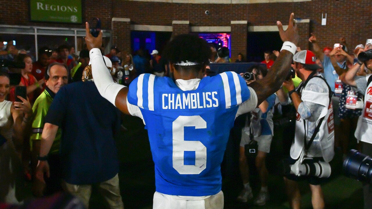 Report card grades for top 20 college football QBs after week 3