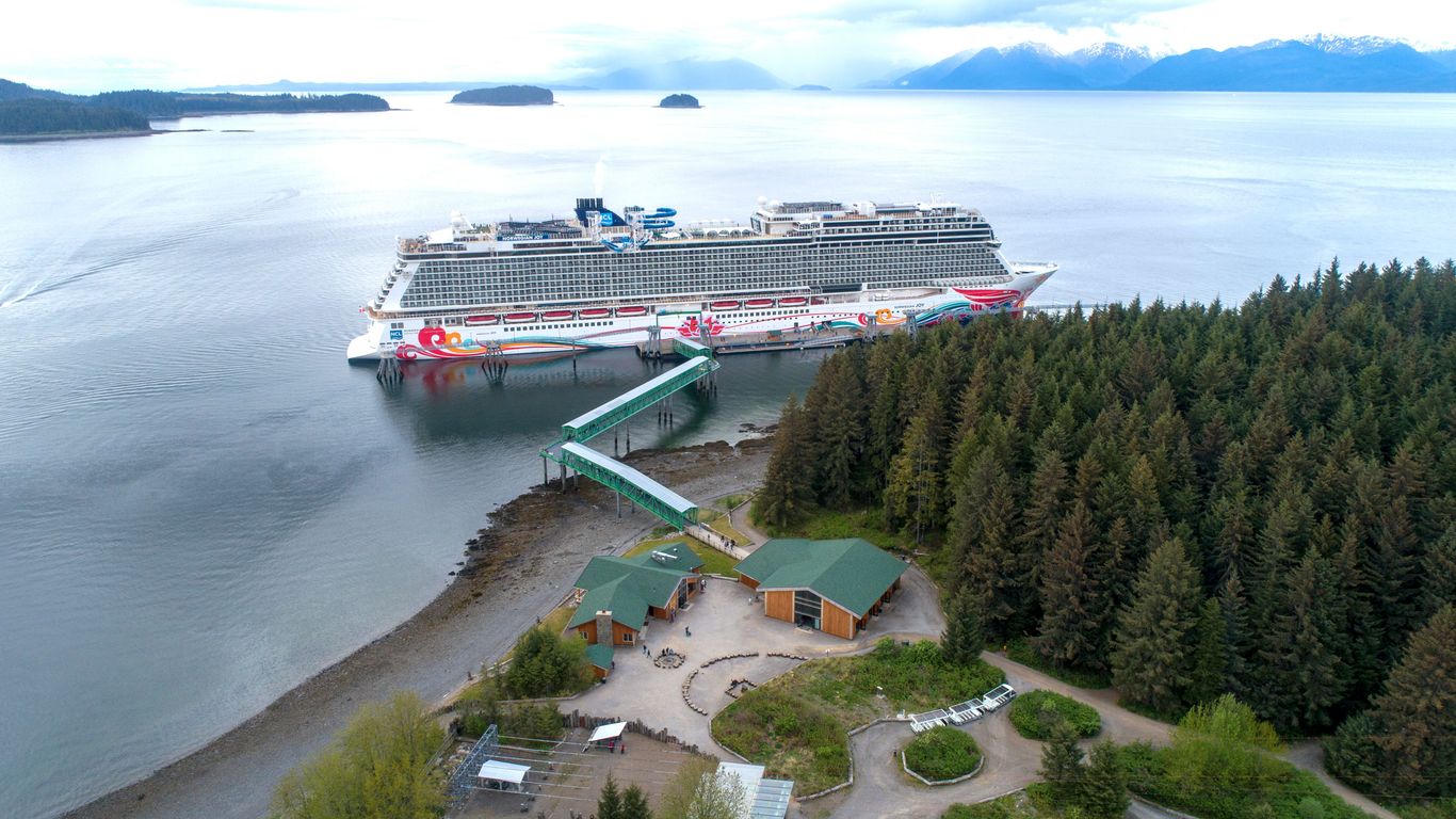 Body of endangered fin whale found on cruise ship bow in Alaska
