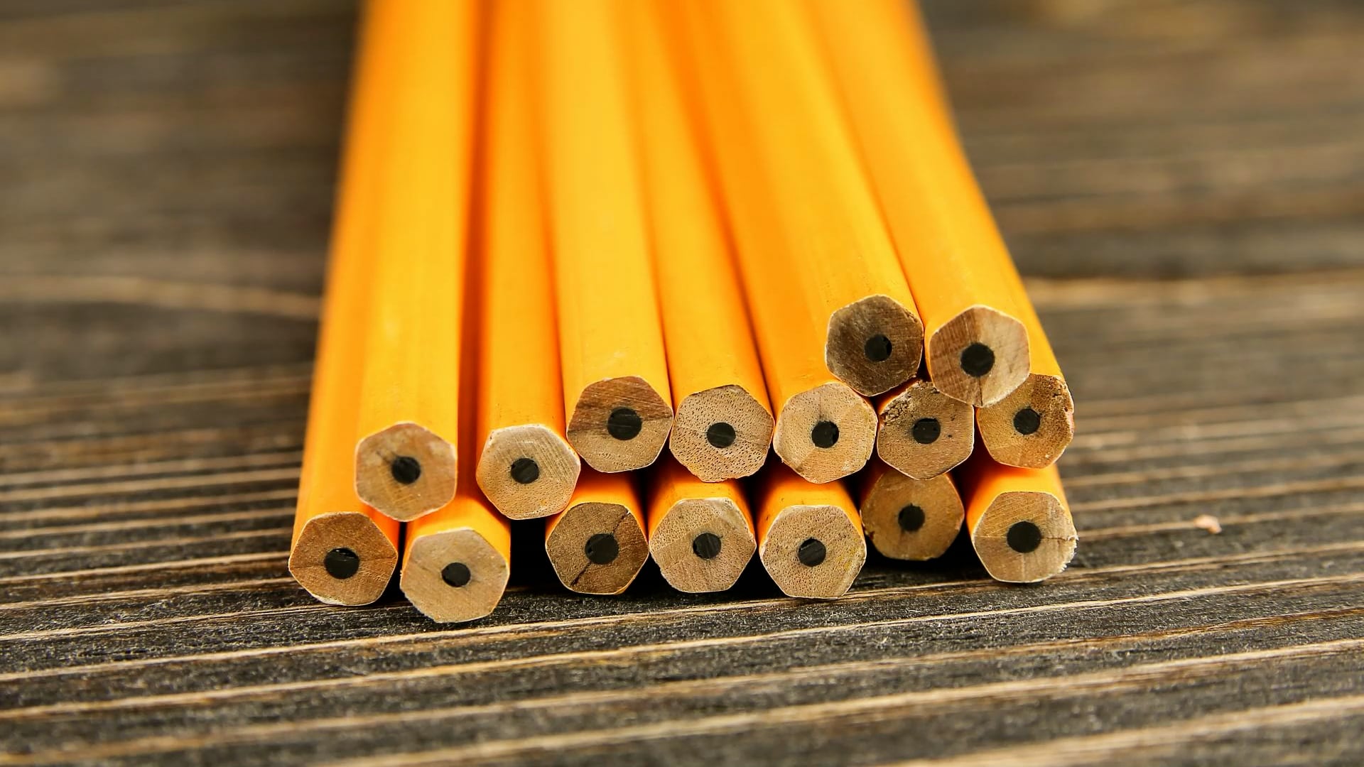 The engineering reason pencils are hexagonal (not what you'd expect)