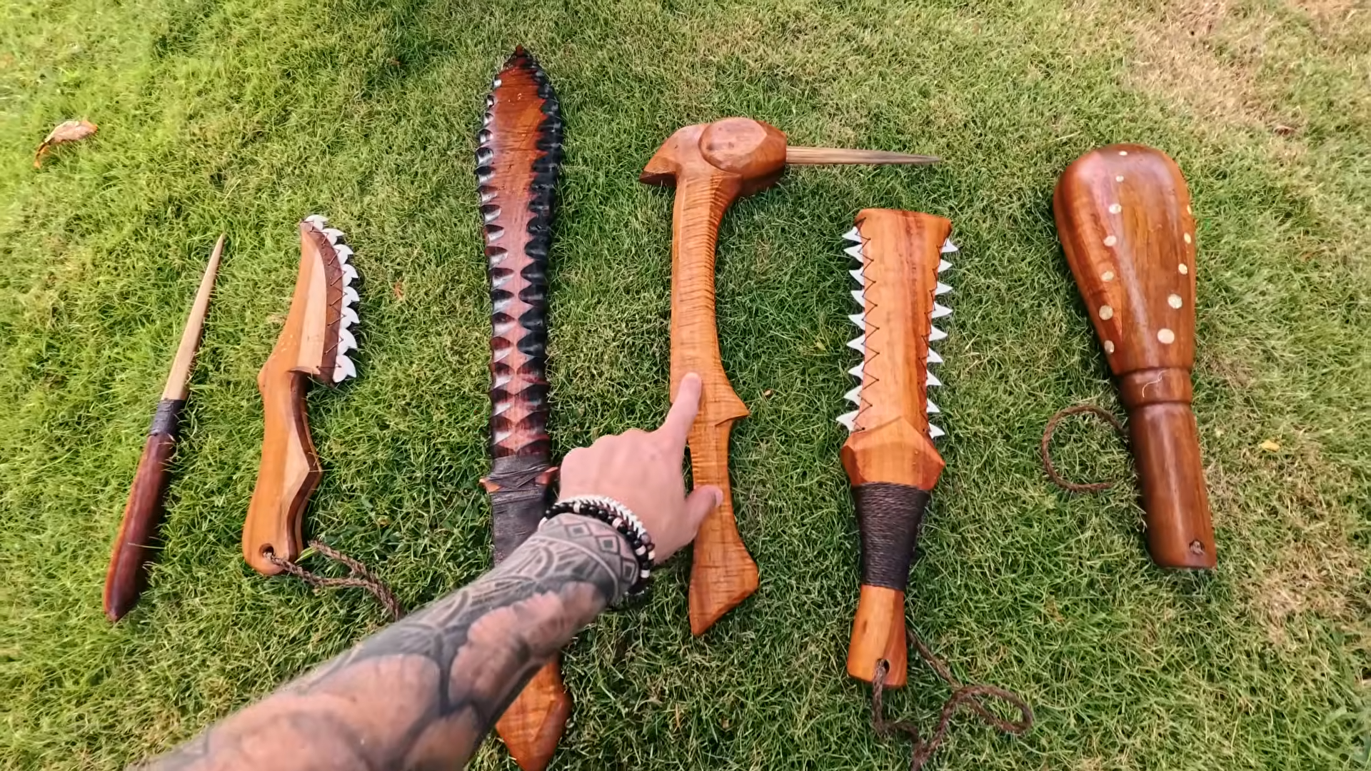Traditional Hawaiian warriors embedded enemies’ molars into their clubs ...