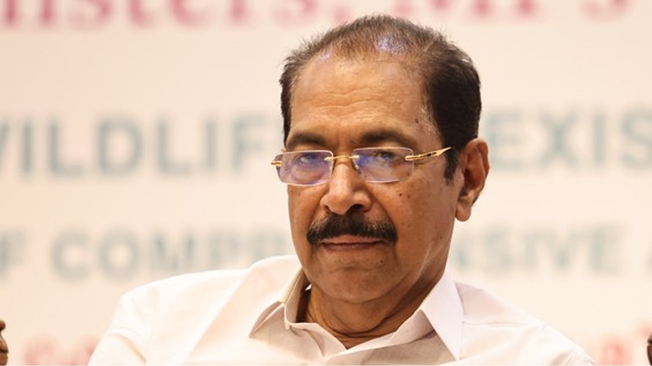 Kerala Pradesh Congress Committee warns party leaders over internal dispute