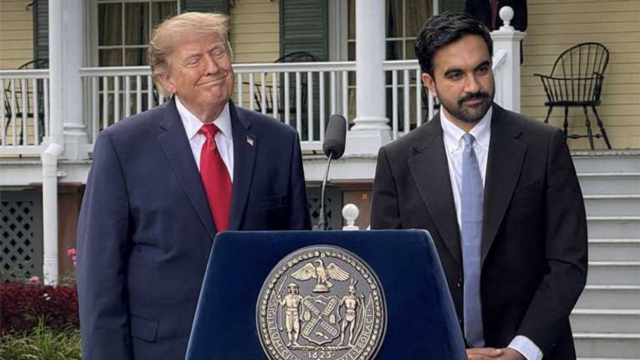 Trump confusion caught on camera during 'awkward' appearance with Mamdani