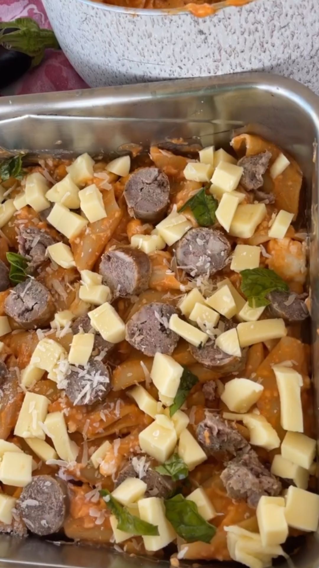 Pennoni con melanzane e salsiccia