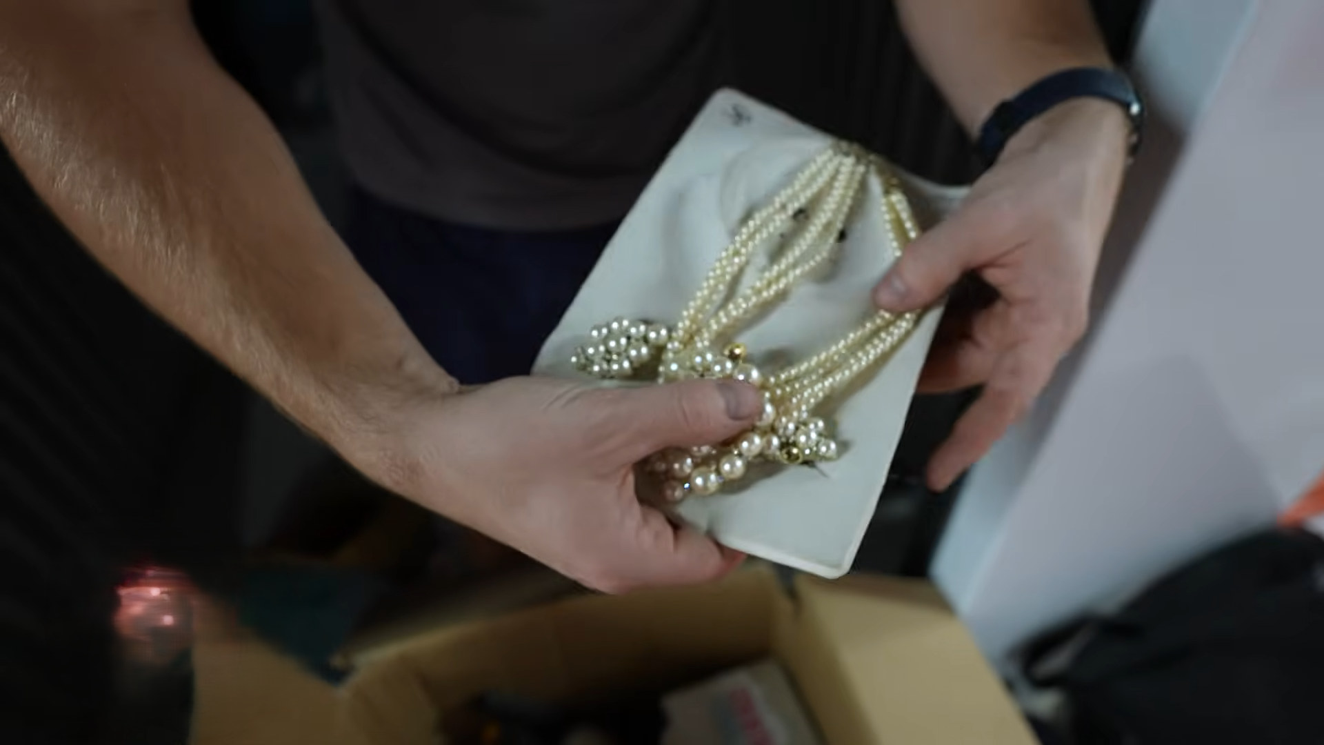 Did they find gold in this $864 abandoned unit? The jewelry looked ...