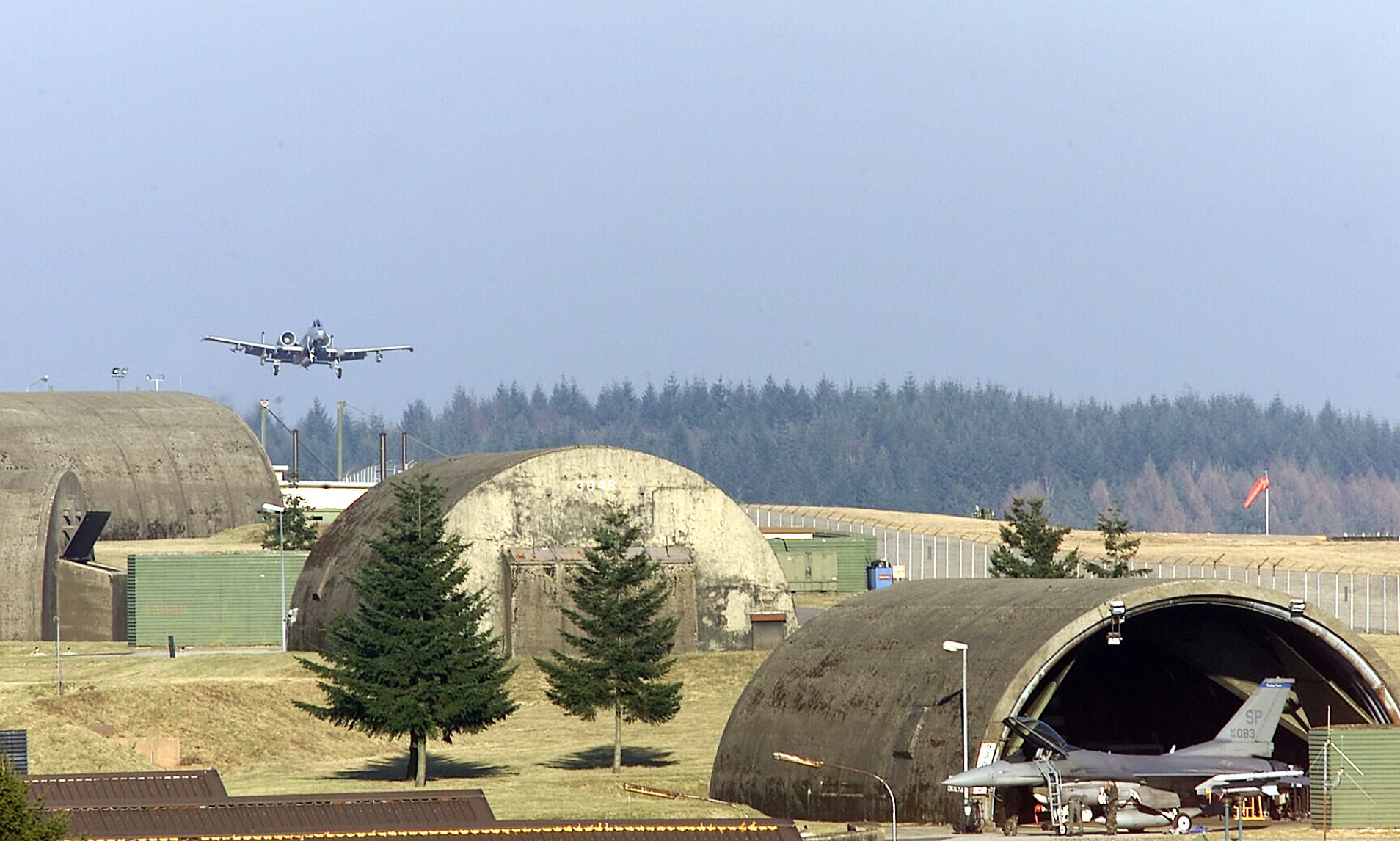 US F-16 fighter jet crashes near NATO air base in Germany