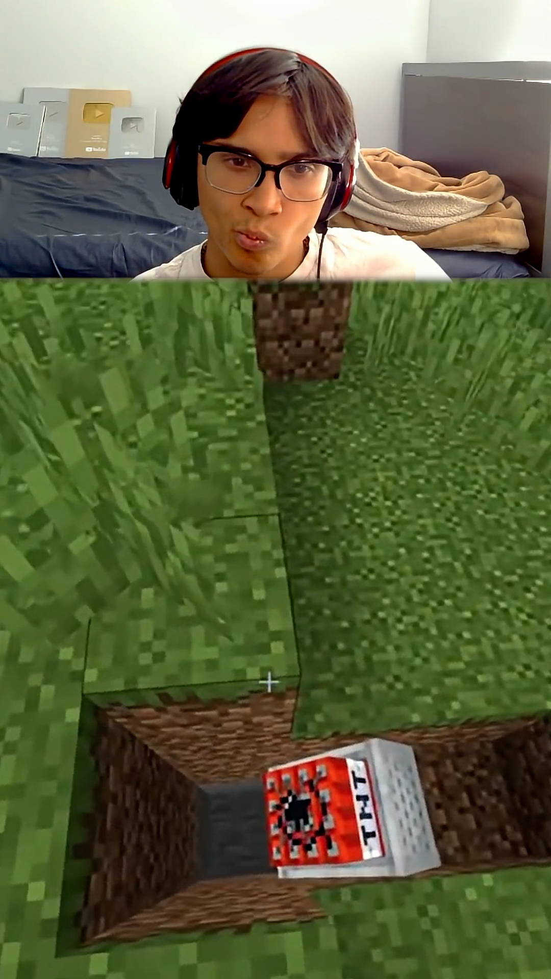 Testing a Minecraft cushion bomb mechanism