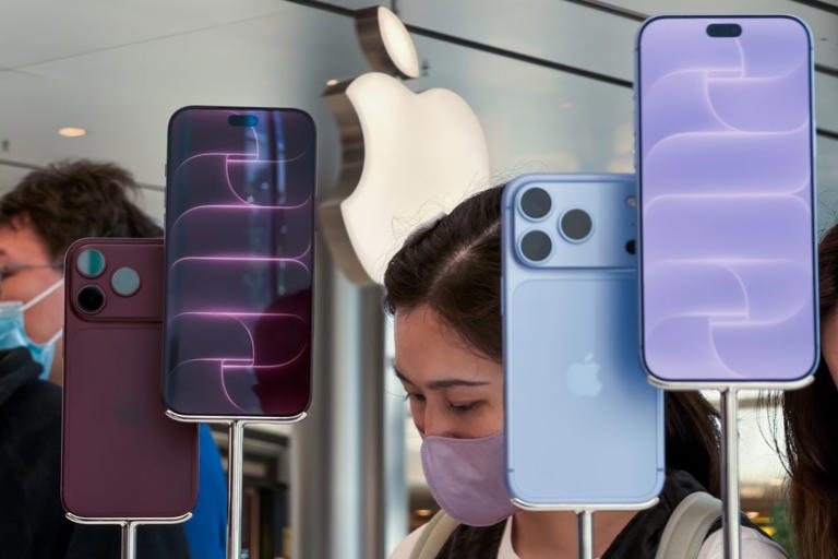 AAPL stock hits record highs — Apple reportedly explores screenless ...
