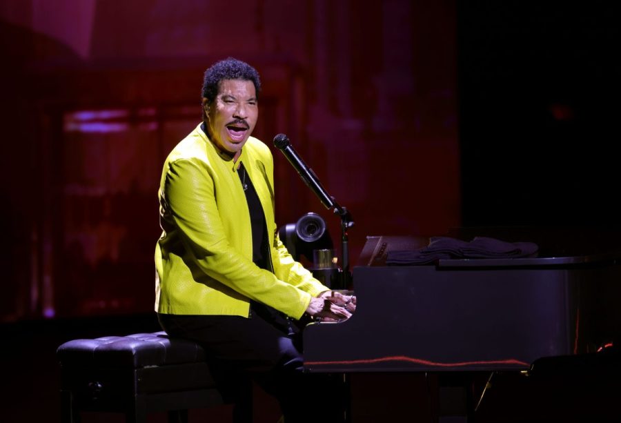 Lionel Richie hospitalized over heart issues, upcoming shows canceled