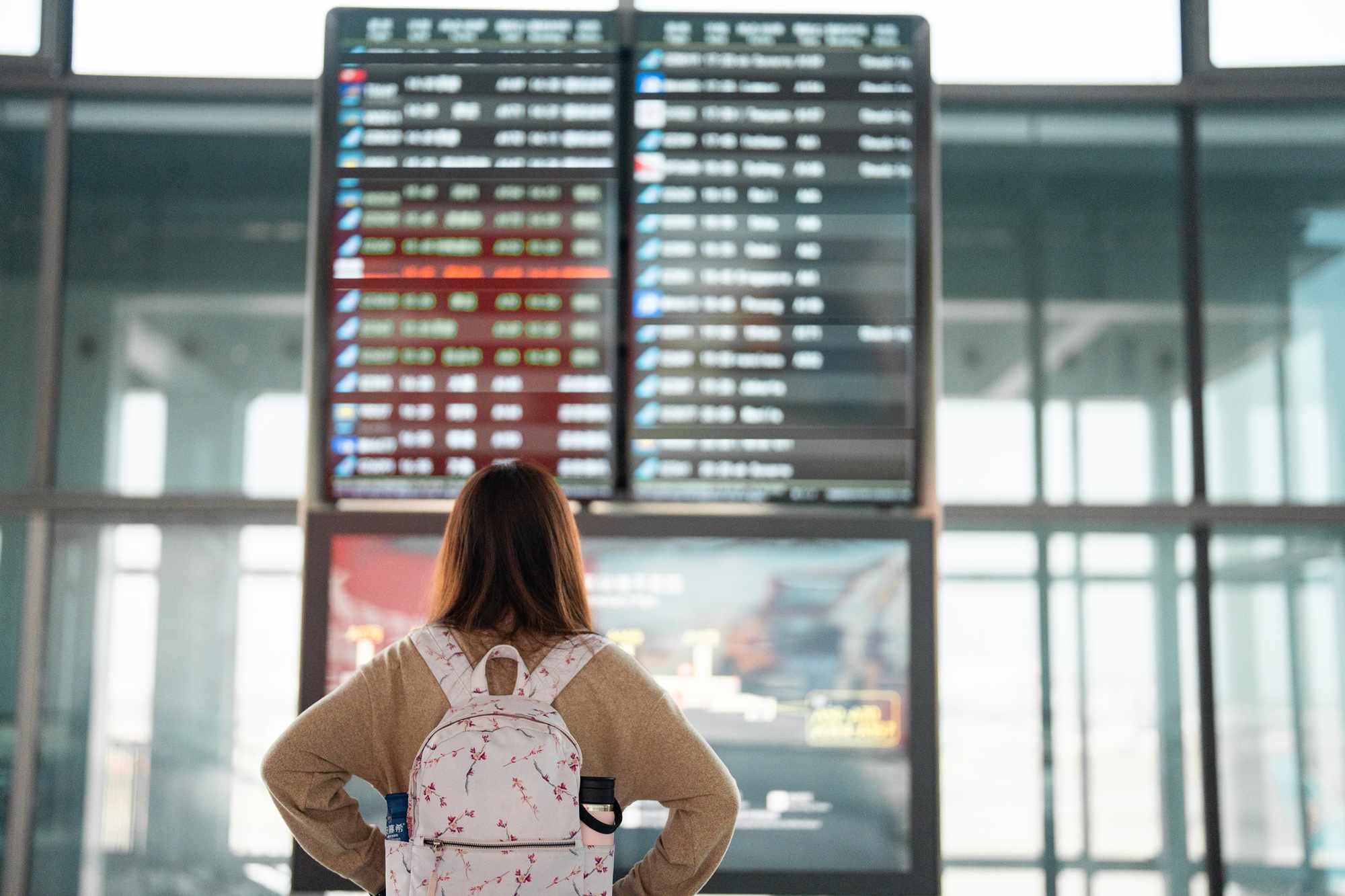 More than 800 flights canceled after communication lines were damaged ...