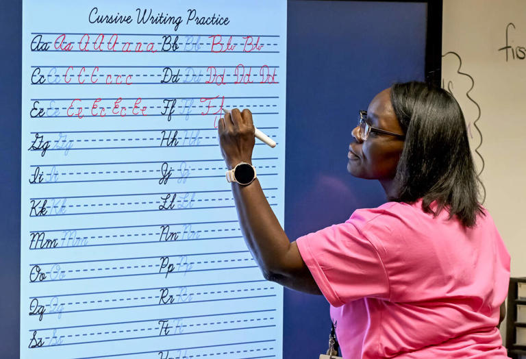 In Macon, cursive makes a comeback at this Bloomfield elementary school