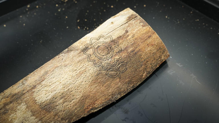 I tested the Bambu Lab R1, and it makes complicated laser engraving ...