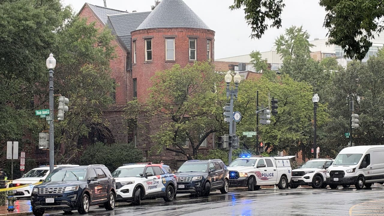 Bicyclist killed in crash with box truck in DC