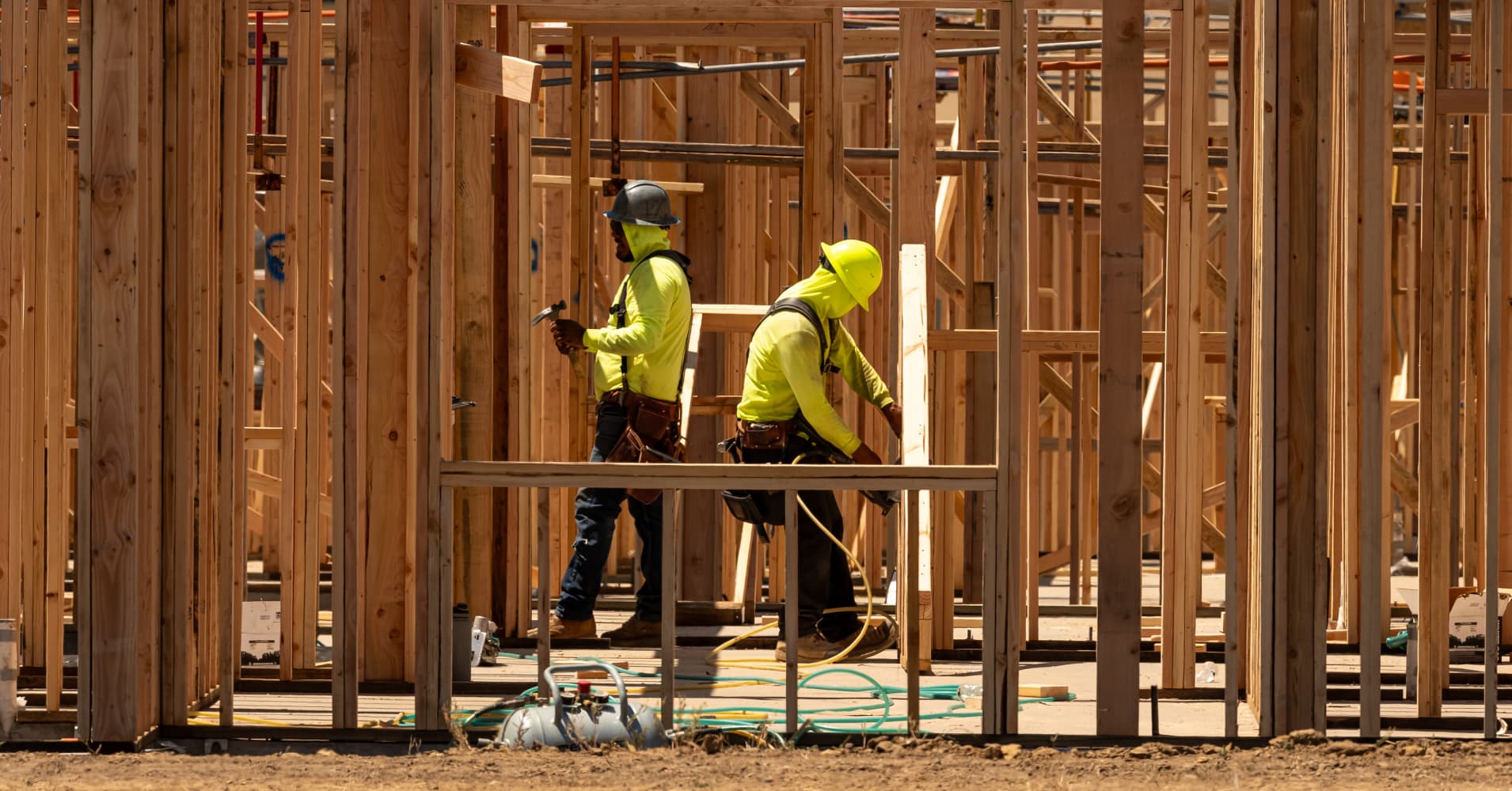 Lennar shares pop as Berkshire builds almost a 10% stake in beleaguered ...