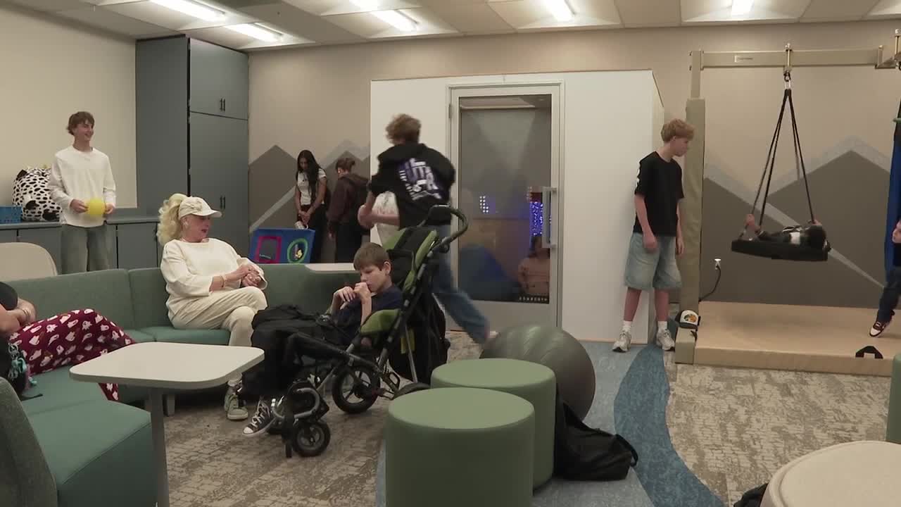 Parents' vision helps transform Farmington Junior High sensory room