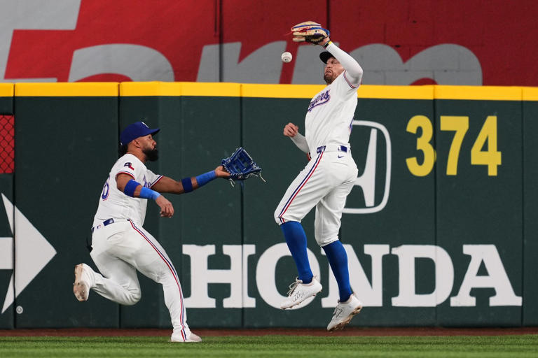 Mets win 1st game after Andy Green named full-time manager, beating AL West-leading Rangers 6-3