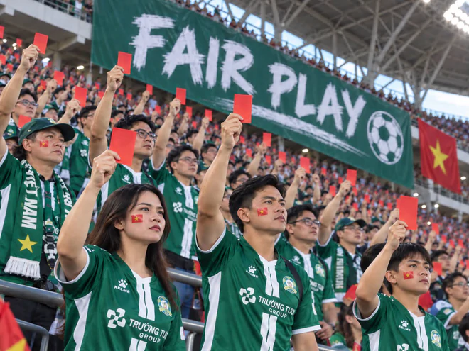 CLB TP Đồng Nai công khai án phạt cầu thủ đá thô bạo Đình Bắc: CĐV khen chuyên nghiệp