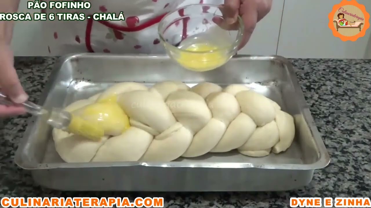 Rosca de pão doce trançada com 6 tiras - Rosca chalá judaica para o Shabat