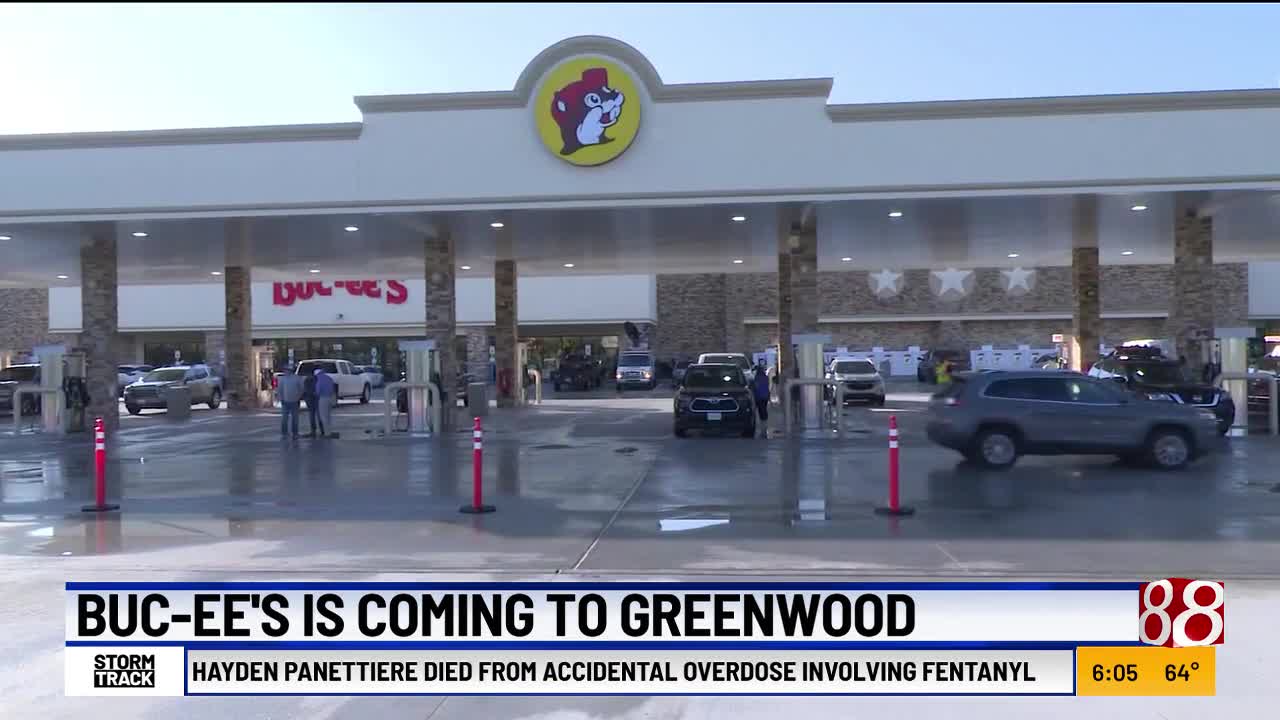 Greenwood, Indiana, mayor celebrates Buc-ee's decision
