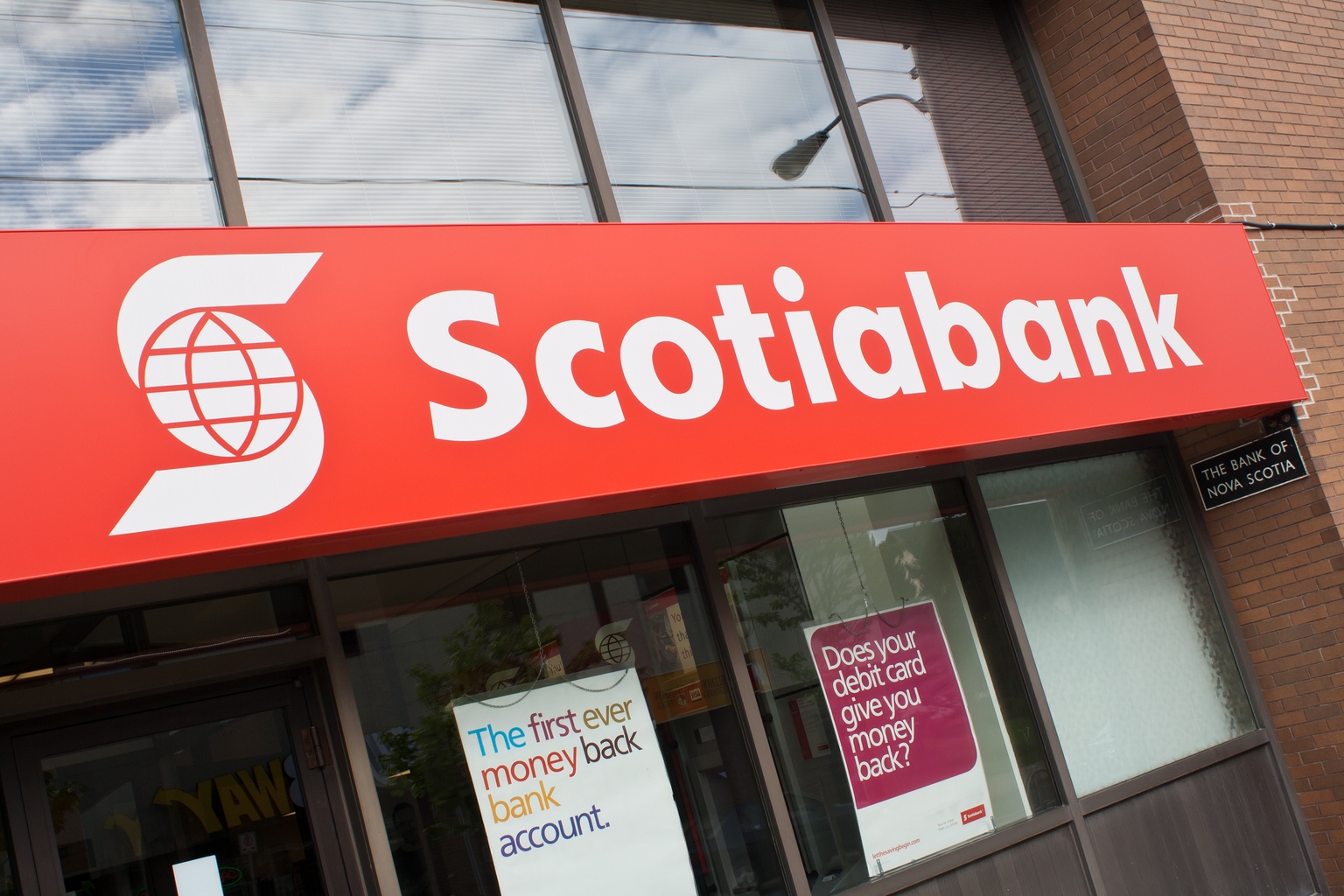 Scotiabank prices C$750M in Canada's first defense-linked bond offering