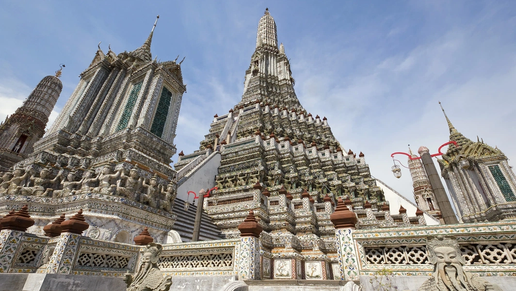 Wat Arun: History, symbolism, and visitor highlights