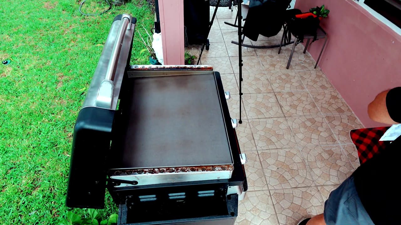 A new Blackstone griddle needs more than oil - these 4 steps build the ...