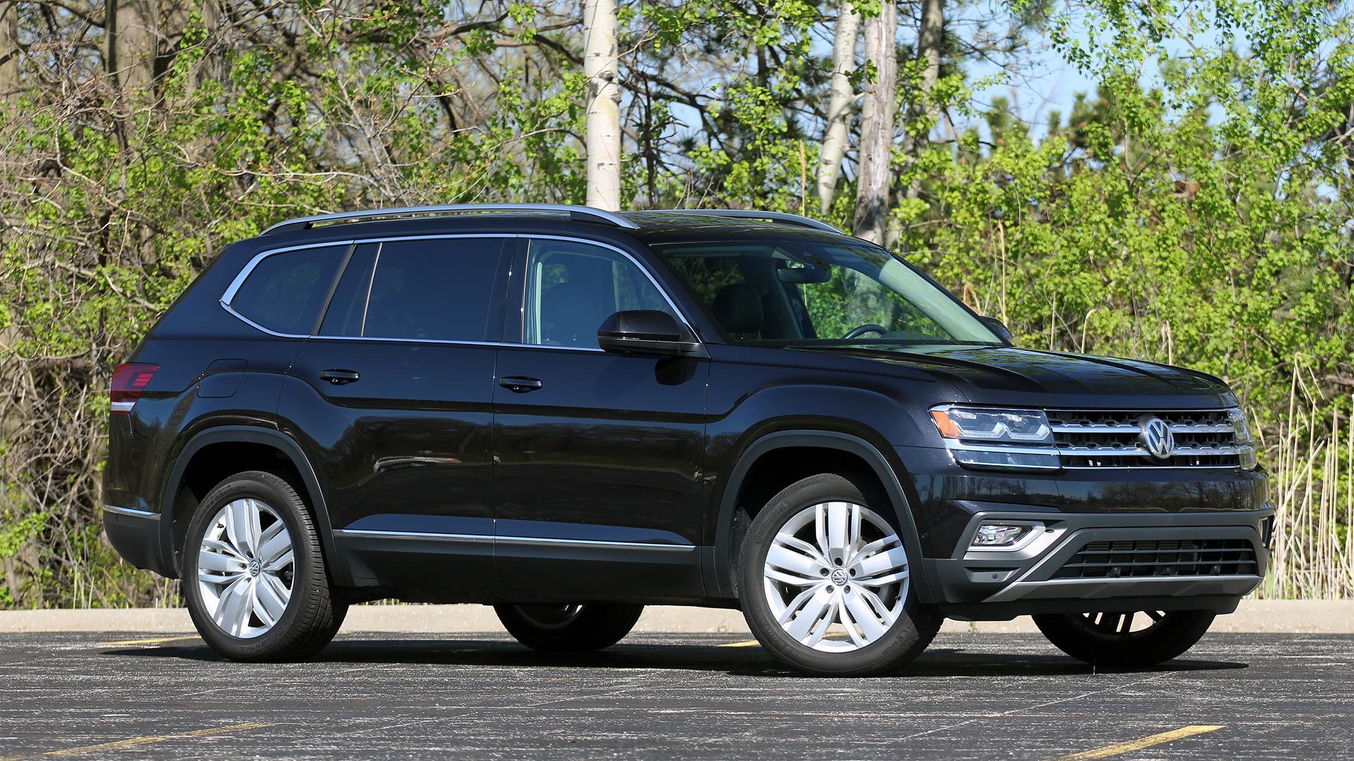 Over 200,000 Volkswagen and Audi SUVs recalled, bolt could break
