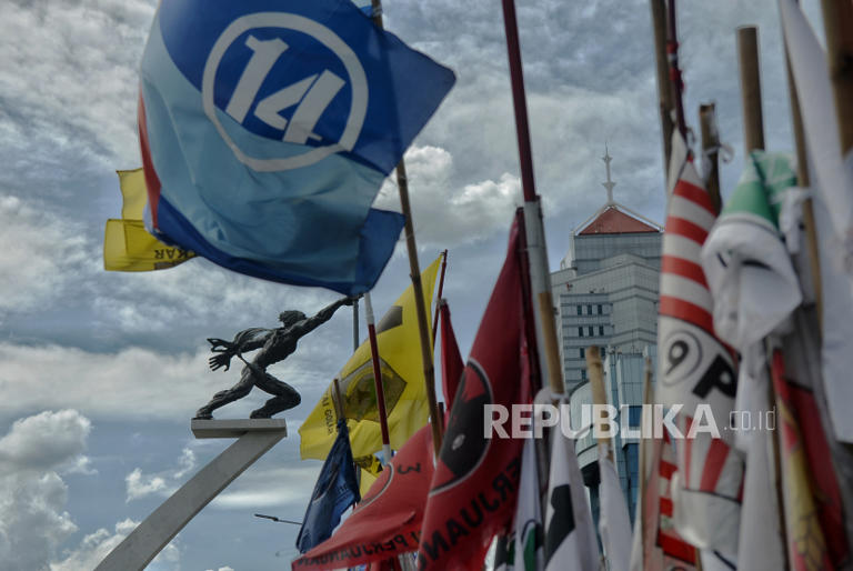 Survei Poltracking: Elektabilitas Gerindra dan PDIP turun