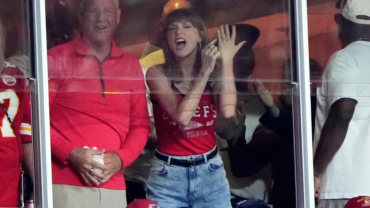 Travis Kelce reacts to Taylor Swift memes after viral video of ...