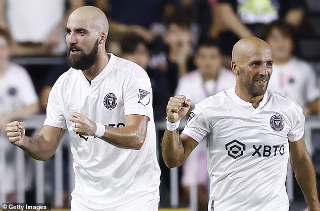 El hermano del exdelantero del Chelsea fue despedido por un club de la MLS por un comentario sexista sobre un «juego de hombres» dirigido a una árbitra.
