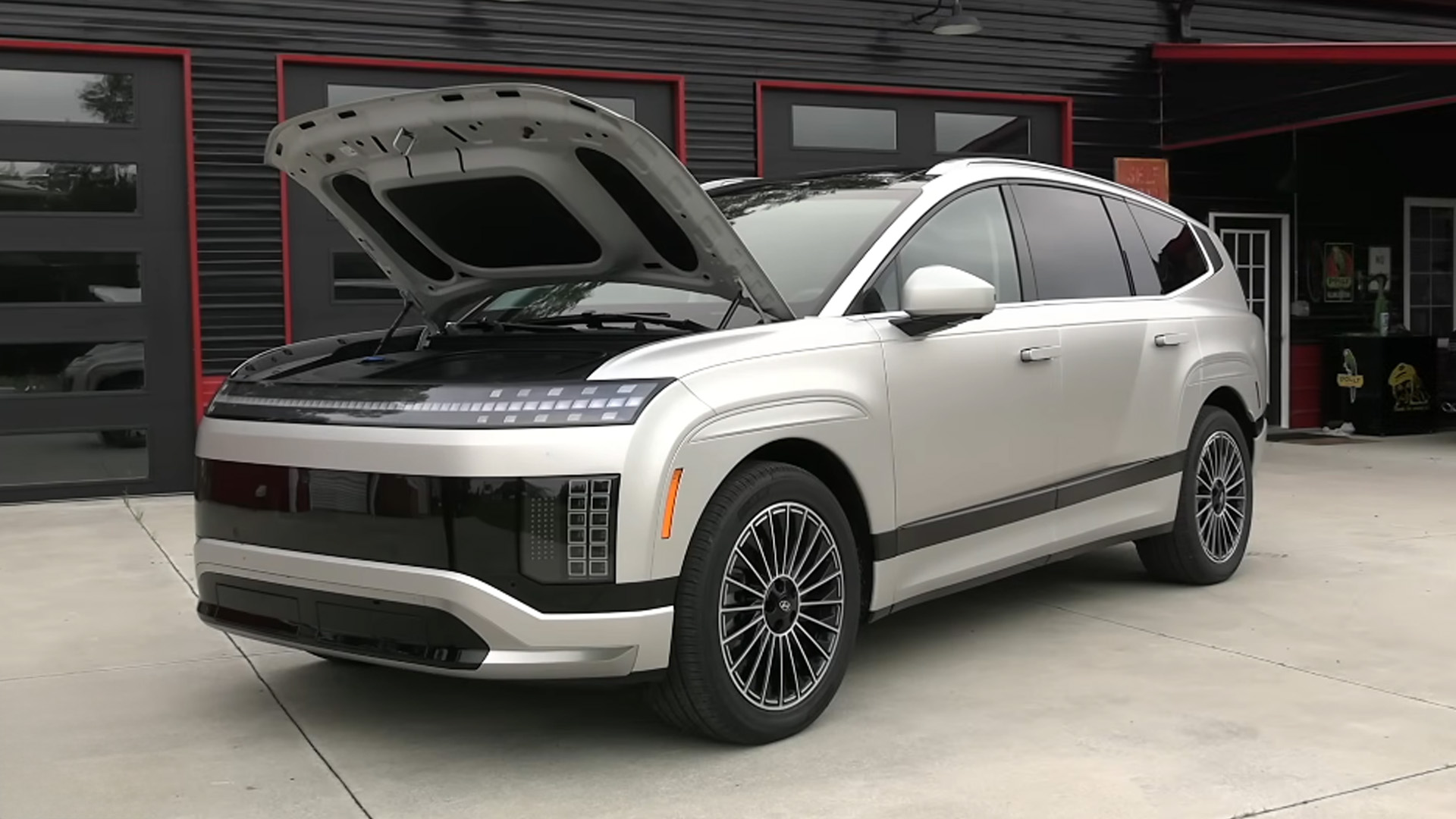 Ioniq 9 brings Hyundai luxury into a larger EV