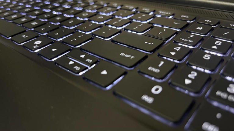 Alienware 15 gaming review: Dell’s most affordable RTX 5050 laptop