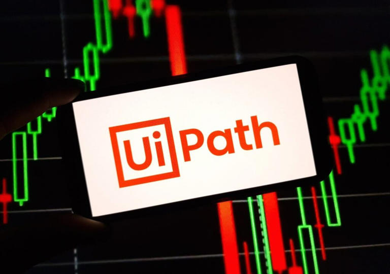 UiPath stock falls as analyst highlights expanding AI opportunity