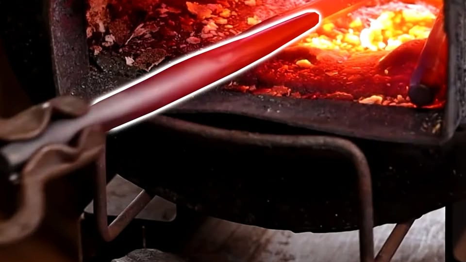 Experimenting with high-tech steel in blacksmithing