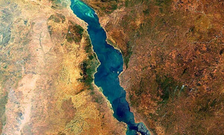 One of Earth’s largest continents is splitting open: A 3,000-kilometer ...