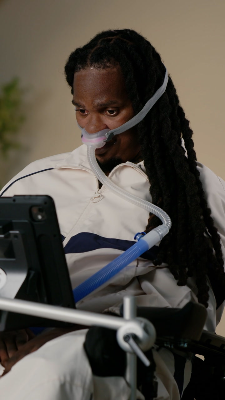 NFL player Chris Johnson was diagnosed with ALS at 39. Here's how he ...