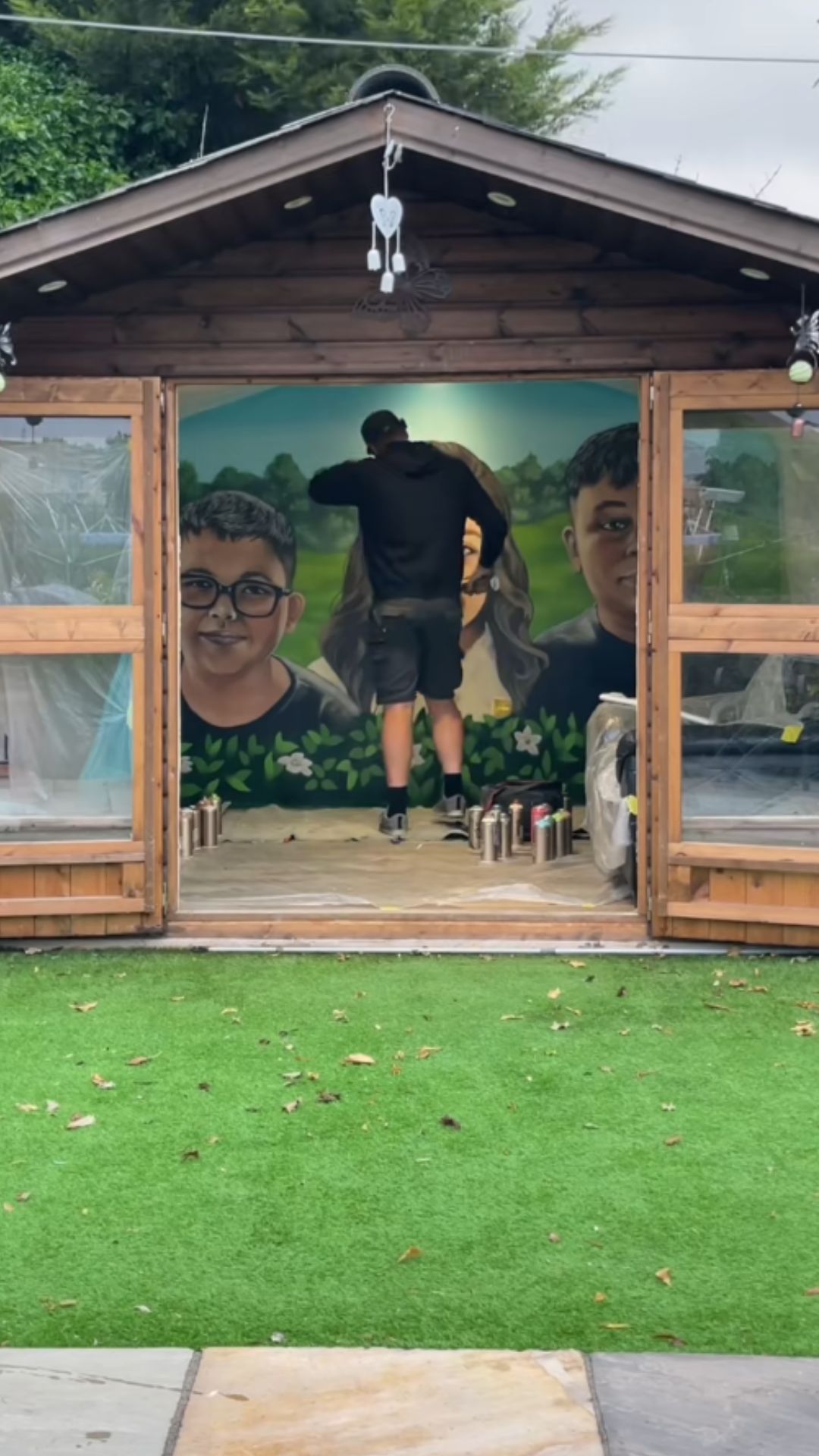 The final reveal of a stunning custom wall mural