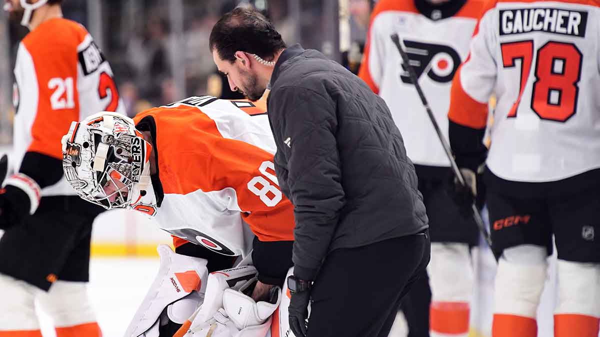 Flyers dodge a bullet after Dan Vladar preseason injury