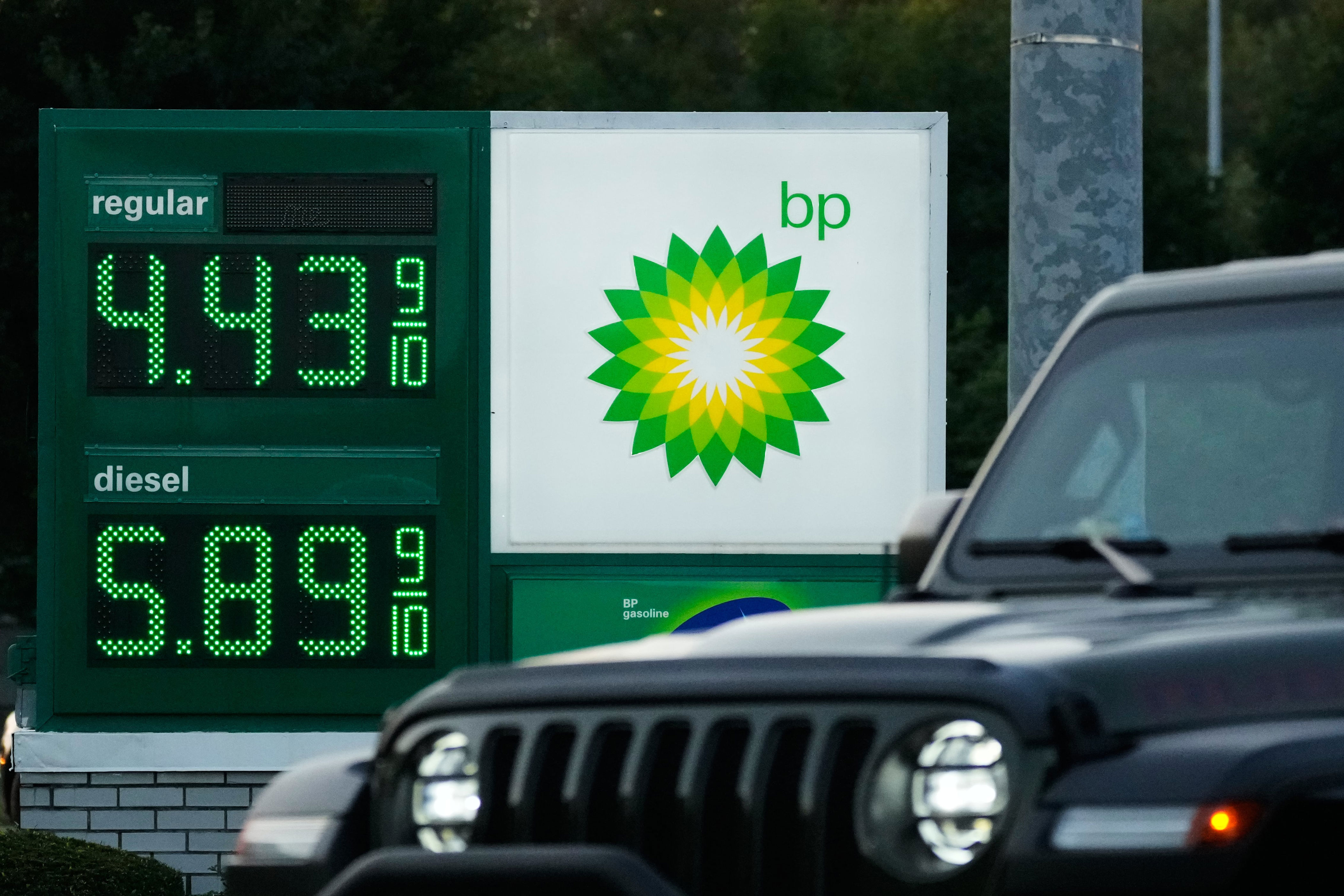 Rising gas prices hit Florida drivers, local businesses