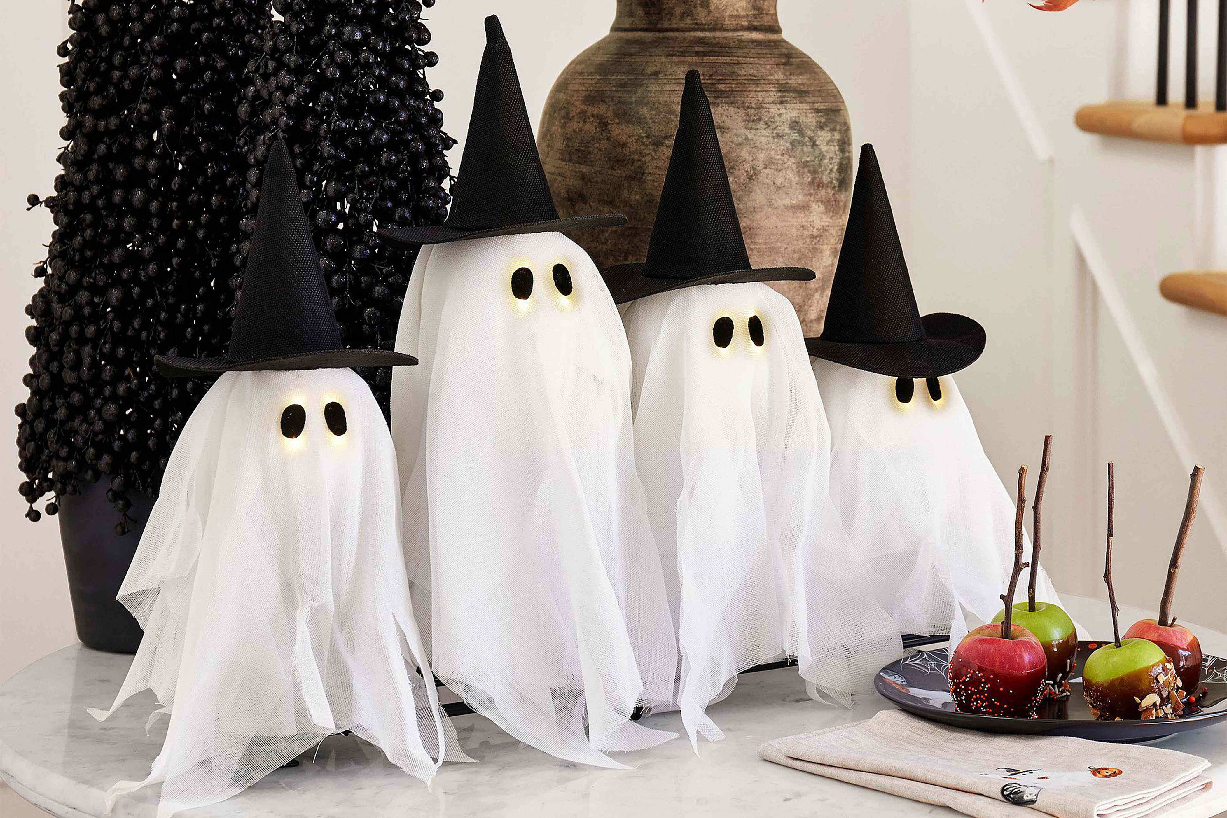 15 frightfully good Halloween décor deals for indoors and out — finds ...