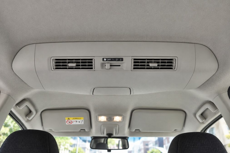 買中古車最怕前車主痕跡？這5個地方清乾淨，車內瞬間像新車